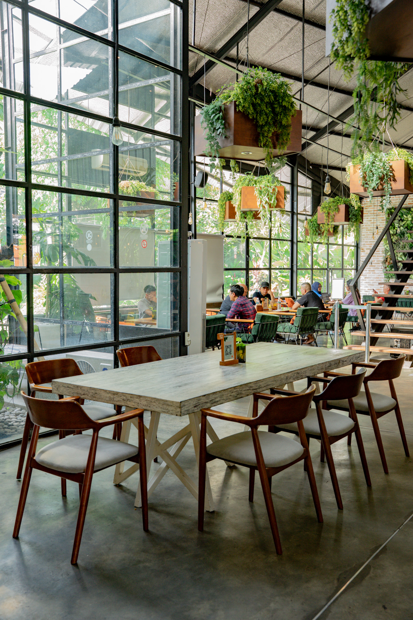 CAFE DINING